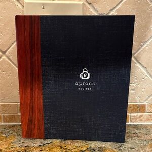 Publix aprons 3 ring binder/cookbook